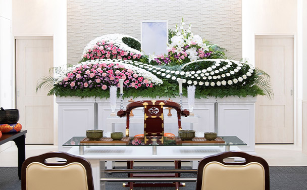 家族葬会館やすらぎ 葬式祭壇のイメージ